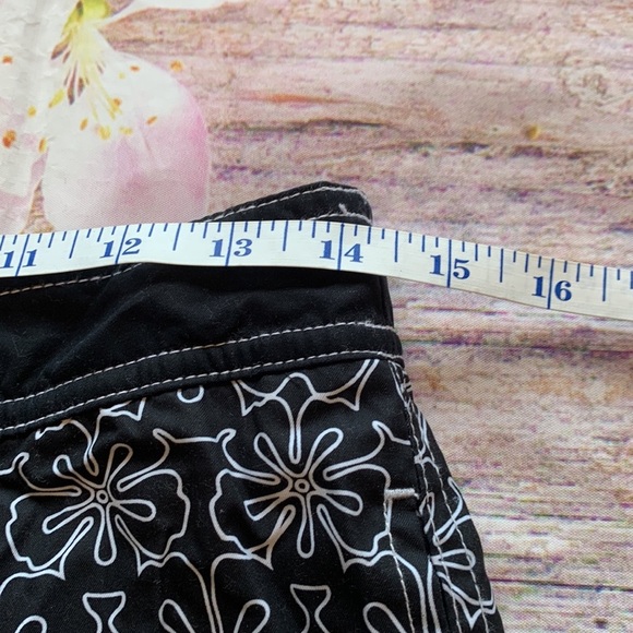 Nike Waterproof Active Capris • Sz S (4-6) - Picture 5 of 13